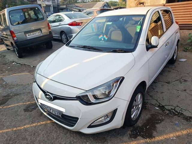 https://images10.gaadi.com/usedcar_image/4337868/original/processed_d9c18bba74cc13d0804949bc9c049a7b.jpg?imwidth=6400