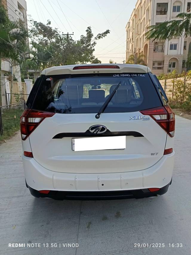 https://images10.gaadi.com/usedcar_image/4337900/original/processed_ea7a7887b546ebf1beb383961f202bc2.jpg?imwidth=6402