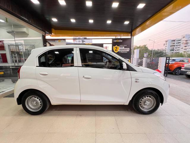 https://images10.gaadi.com/usedcar_image/4337906/original/processed_eb15520d33ef0238ac35de981a1f663d.jpg?imwidth=6401