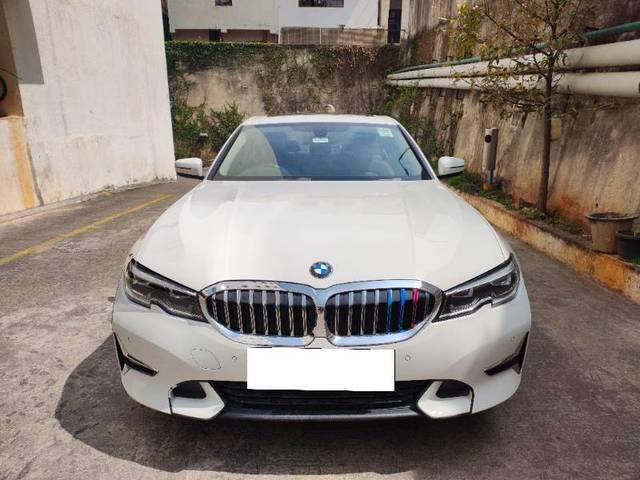 https://images10.gaadi.com/usedcar_image/4337924/original/ab7f6dae51a30f4b62dbf68e9f90eaa4.jpg?imwidth=6400