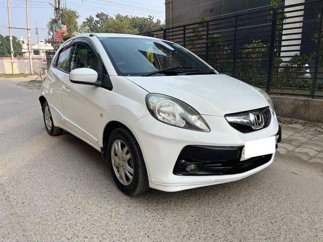 https://images10.gaadi.com/usedcar_image/4337952/original/processed_e98f320247cf8c8390c15c00f30d1c73.jpg?imwidth=6400