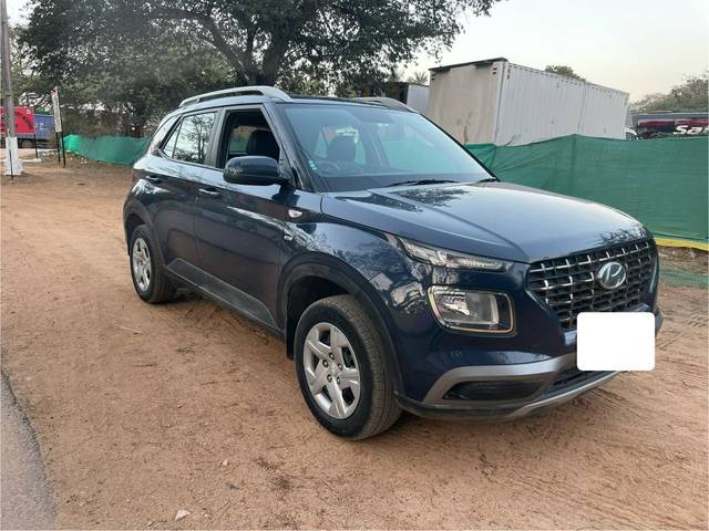 https://images10.gaadi.com/usedcar_image/4338010/original/processed_d3b10ba050d1a3616c8007c093be8893.jpg?imwidth=6400