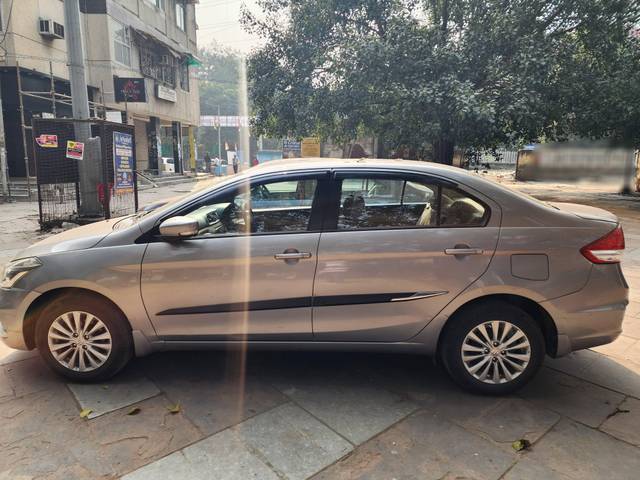 https://images10.gaadi.com/usedcar_image/4338101/original/processed_5f2d4dc88487de43121d226139e20f00.jpg?imwidth=6402