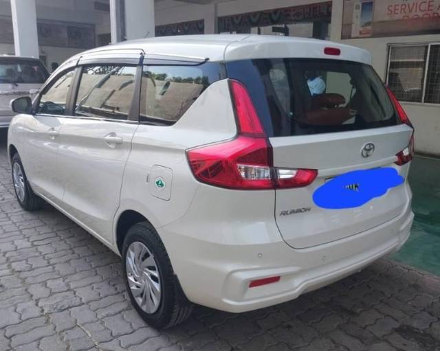 https://images10.gaadi.com/usedcar_image/4338157/original/processed_e73796d0-61eb-4715-bece-f084af8f4a2b.jpg?imwidth=6402