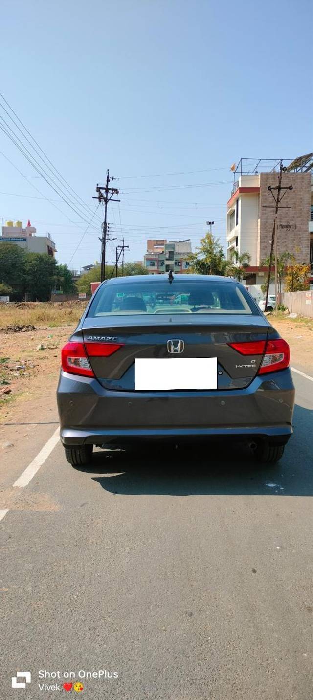 https://images10.gaadi.com/usedcar_image/4338165/original/processed_4cbe36c37af833b36dc9f7c9f26d25ec.jpg?imwidth=6402