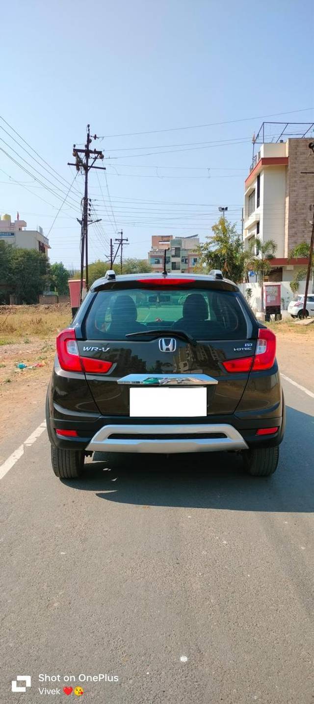 https://images10.gaadi.com/usedcar_image/4338169/original/processed_a50d524075005ba5fa5bf507a2ee5dc4.jpg?imwidth=6402