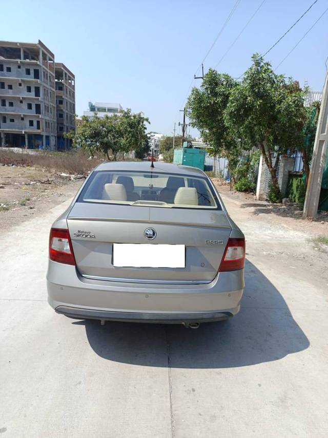 https://images10.gaadi.com/usedcar_image/4338231/original/processed_914869fa48b80231c8caafc97ce2c986.jpg?imwidth=6402