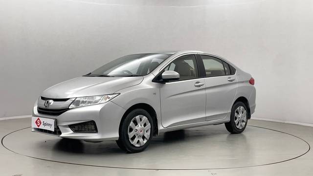 https://images10.gaadi.com/usedcar_image/4339235/original/c805951925f6309c9df1a1ee29ab8dc3.JPG?imwidth=6400