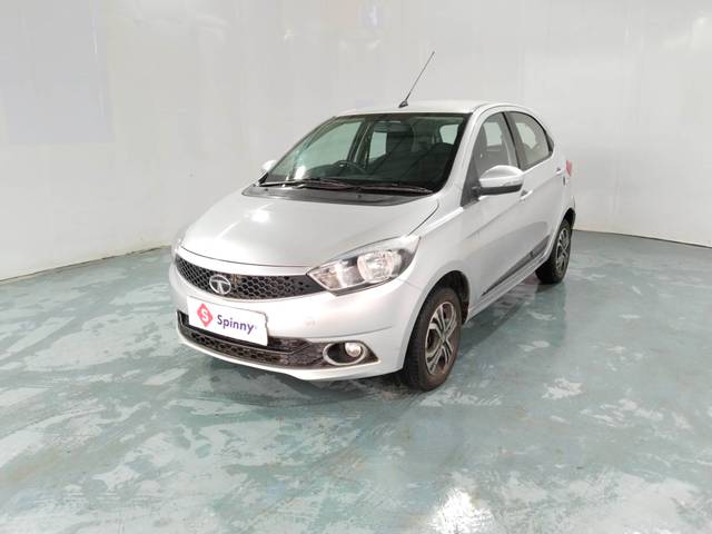 https://images10.gaadi.com/usedcar_image/4339294/original/bf7f47986a9d735d2d80b2e127197405.jpg?imwidth=6400