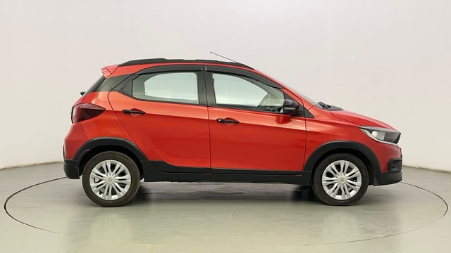 Second-hand 2022 Tata Tiago NRG XZ for sale in Kolkata-2
