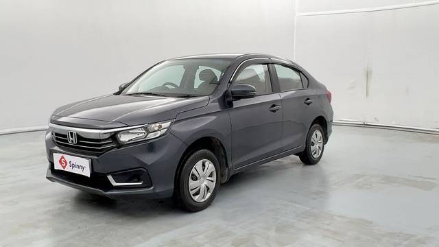 https://images10.gaadi.com/usedcar_image/4339933/original/8566e9e651af70182dc92169d7eb81cd.JPG?imwidth=6400