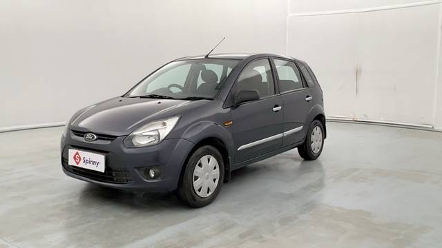 https://images10.gaadi.com/usedcar_image/4340008/original/2746a043543f6b340d4f736254b8c517.JPG?imwidth=6400