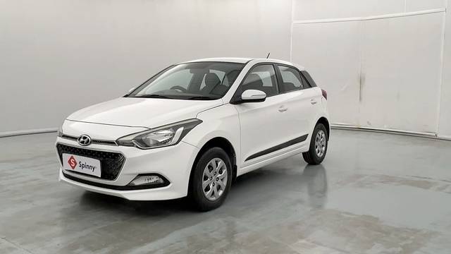 https://images10.gaadi.com/usedcar_image/4340084/original/f32f65835055f2102a836caa75c2d6a8.JPG?imwidth=6400