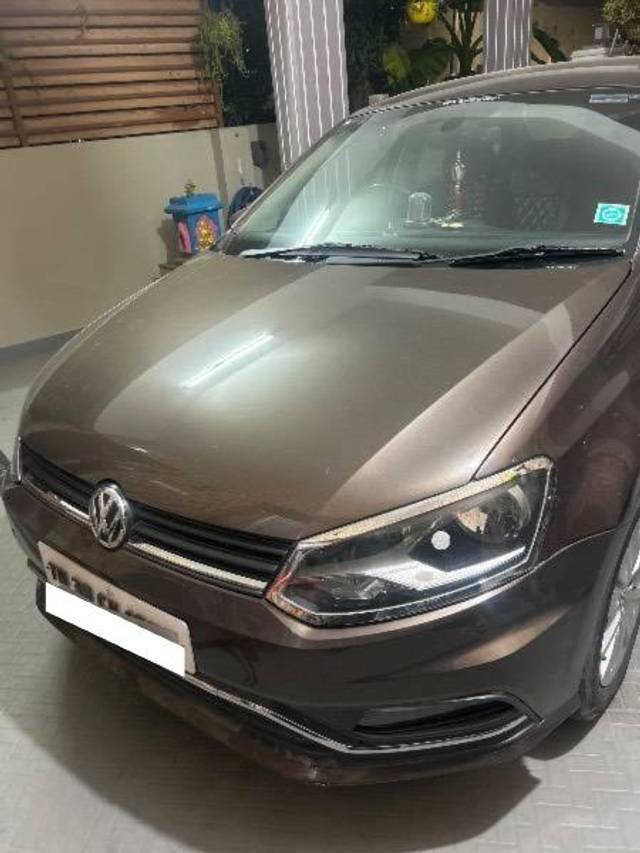 https://images10.gaadi.com/usedcar_image/4340774/original/processed_821f3819-1962-44c1-946f-362ec142cda2.jpg?imwidth=6402