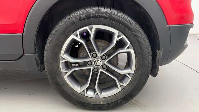 Second-hand 2021 Skoda Kushaq 1.5 TSI Style DSG for sale in Ahmedabad-19