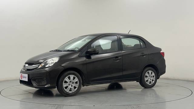 https://images10.gaadi.com/usedcar_image/4341790/original/24d3b973d7efea35f735de3ee7c300b8.JPG?imwidth=6400