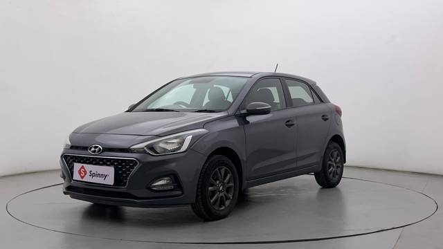 https://images10.gaadi.com/usedcar_image/4342095/original/d5c09b6f5fed10dfbfb541fc0190eed0.JPG?imwidth=6400