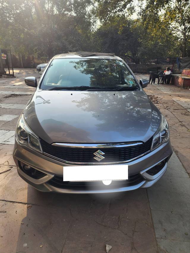 https://images10.gaadi.com/usedcar_image/4342397/original/processed_76ec976e866b079bfae33a443694504b.jpg?imwidth=6402