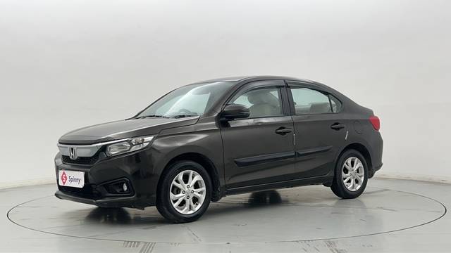 https://images10.gaadi.com/usedcar_image/4342530/original/6318fb6c16b96b6c615a861885a56050.JPG?imwidth=6400