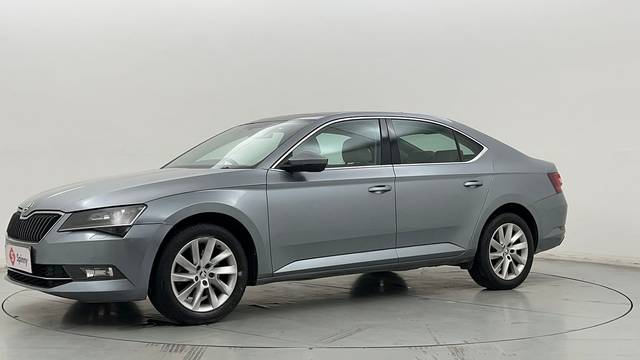 https://images10.gaadi.com/usedcar_image/4342603/original/e5cb9f3a543fac6d3bd5dad7c0af7615.JPG?imwidth=6400