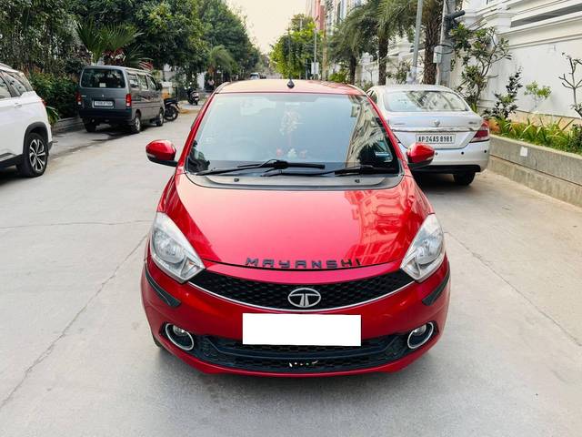 https://images10.gaadi.com/usedcar_image/4342902/original/processed_e1bdfc3a0064e0c4dba211d7fd3f3697.jpg?imwidth=6400