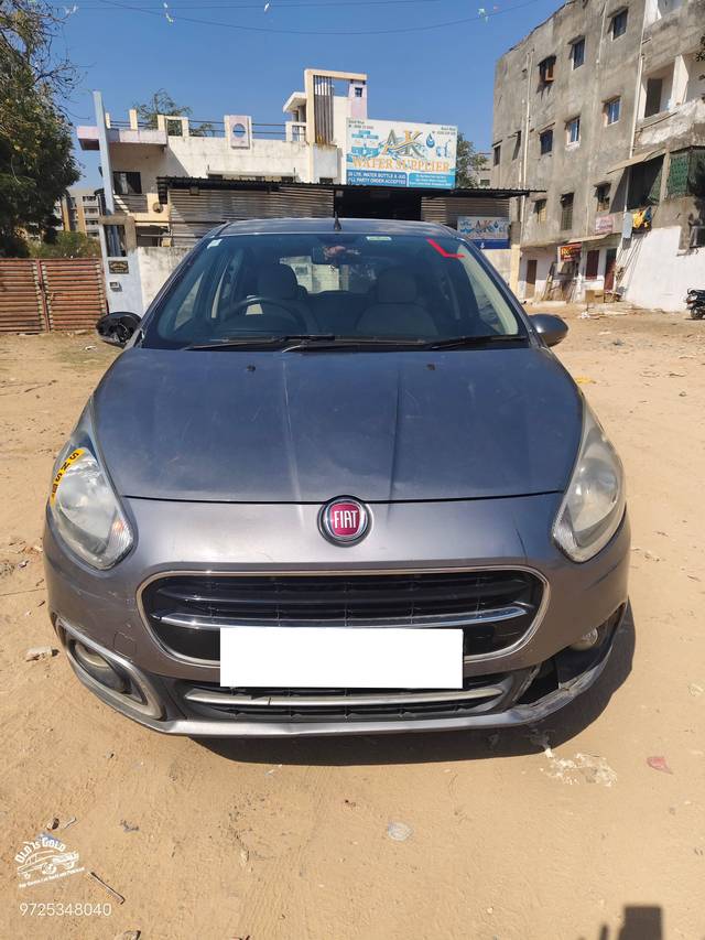 https://images10.gaadi.com/usedcar_image/4343009/original/processed_65a5d36c392f923639359b698107fee3.jpg?imwidth=6400