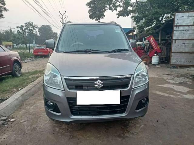 https://images10.gaadi.com/usedcar_image/4343097/original/processed_9a09ade8-4de2-4e95-92c7-135c3cc0e819.jpg?imwidth=6402