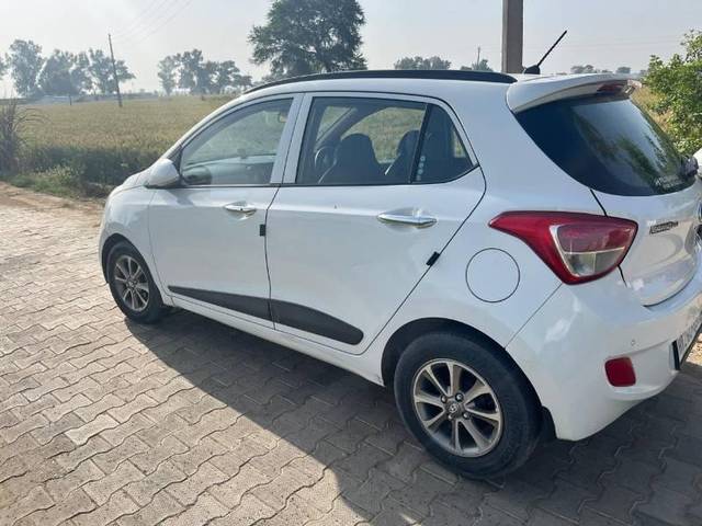 https://images10.gaadi.com/usedcar_image/4343185/original/processed_88cbb8f4-99fc-4f8f-b6b5-396f09713c3f.jpg?imwidth=6402