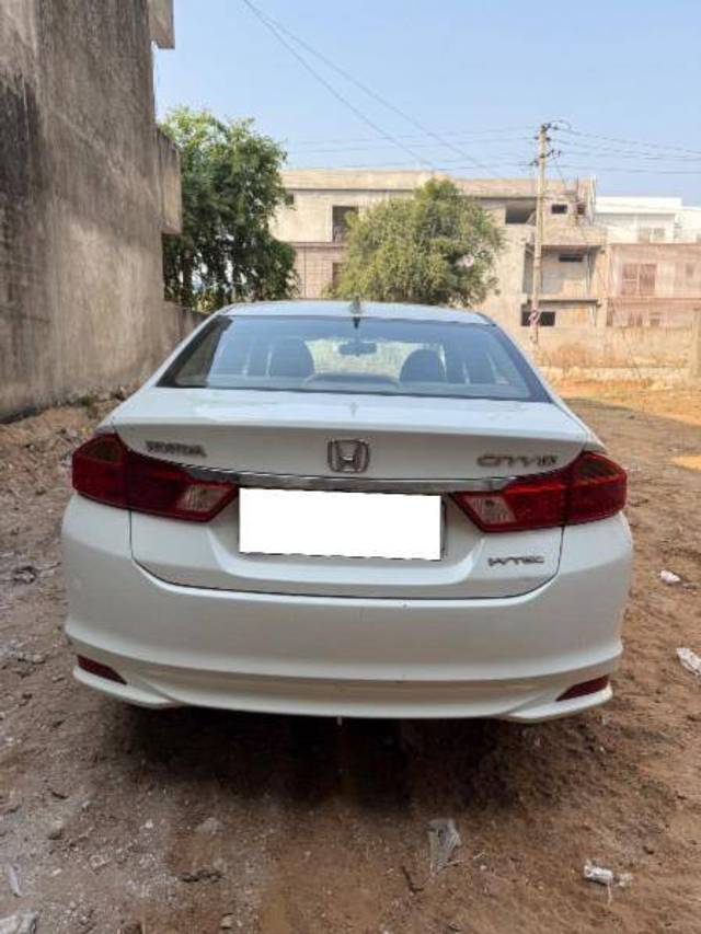 https://images10.gaadi.com/usedcar_image/4343266/original/f74f887972e667fe5a8281dd1a966018.jpeg?imwidth=6401