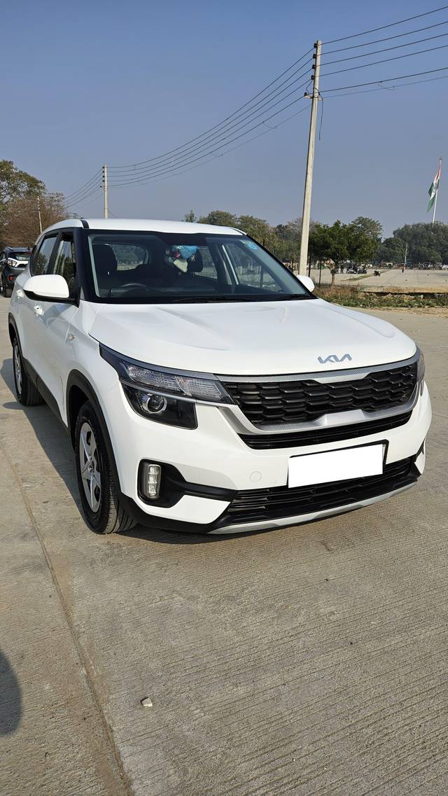 https://images10.gaadi.com/usedcar_image/4343399/original/processed_1a6527f25bece849667f6d66100d80a3.jpg?imwidth=6400