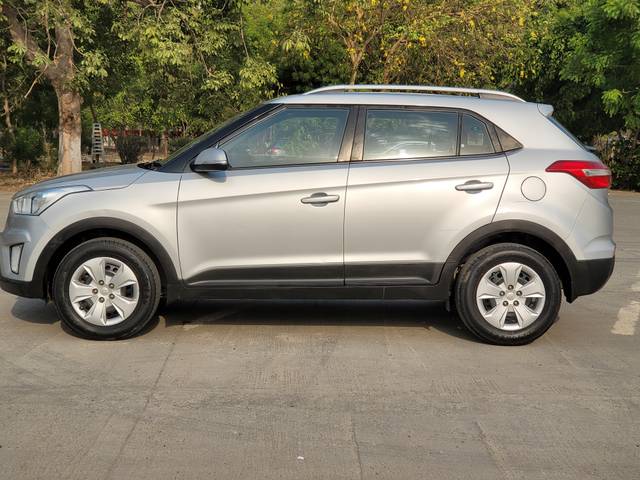 https://images10.gaadi.com/usedcar_image/4343418/original/2c11cadced21c657cef289d5c02f5929.jpg?imwidth=6402