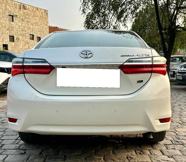 https://images10.gaadi.com/usedcar_image/4343441/original/processed_133d2753bebfe42a9554615ae81ffdf7.jpg?imwidth=6401