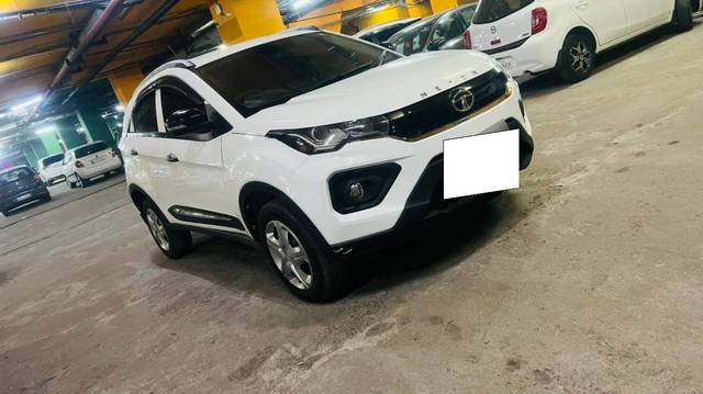 https://images10.gaadi.com/usedcar_image/4343467/original/processed_b068172d2da3a0815103a30390ffdfee.jpg?imwidth=6400