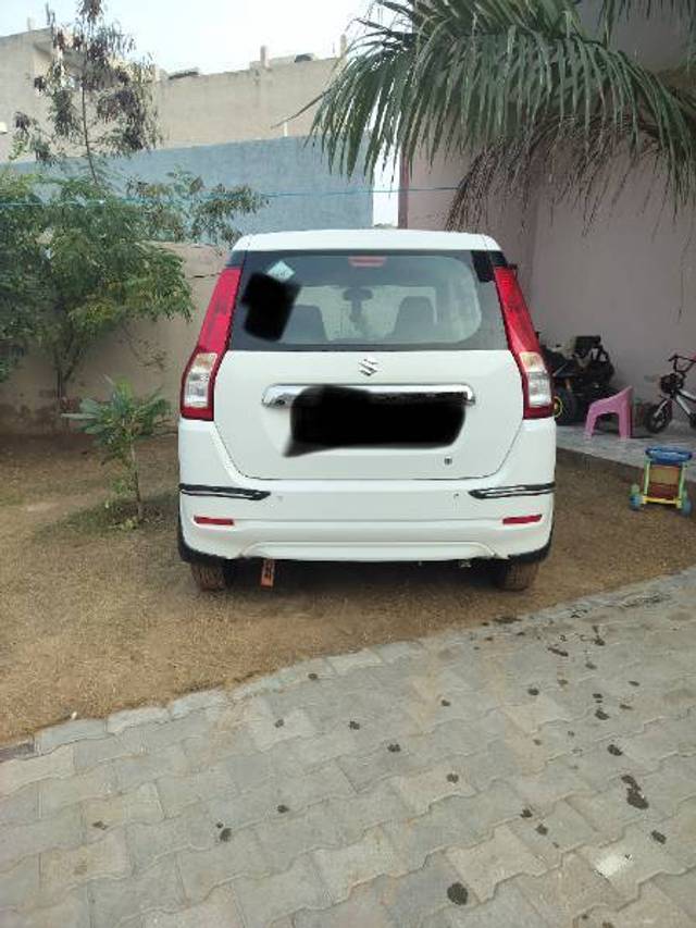 https://images10.gaadi.com/usedcar_image/4343530/original/5d028480ccb5dc61307908b88a60e926.jpg?imwidth=6401