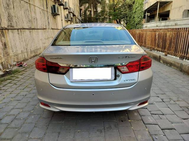 https://images10.gaadi.com/usedcar_image/4343545/original/processed_08731d0fd745d25803b282e99c020342.jpg?imwidth=6401