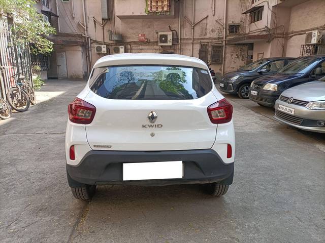 https://images10.gaadi.com/usedcar_image/4343628/original/processed_f67778dee42bf4d85ccf2e47ba49e778.jpg?imwidth=6402