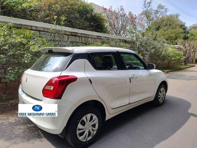 https://images10.gaadi.com/usedcar_image/4343634/original/processed_d8bd1d9d06eb5f9a0fd86804e2c6b007.jpg?imwidth=6402