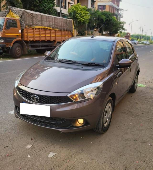 https://images10.gaadi.com/usedcar_image/4343682/original/processed_98ed7c727d572dcf88361e867963d96a.jpg?imwidth=6400