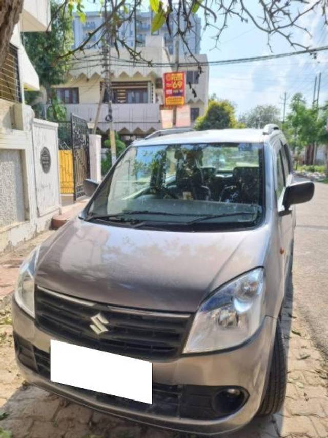 https://images10.gaadi.com/usedcar_image/4343700/original/processed_f2c06836-556b-4f09-8209-d6071c07ab5a.jpg?imwidth=6400