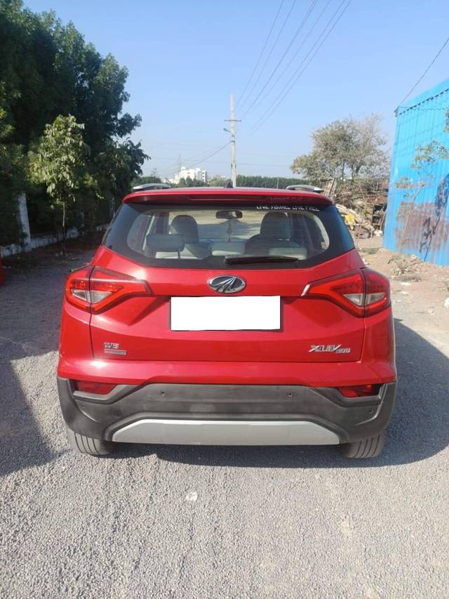 https://images10.gaadi.com/usedcar_image/4343755/original/processed_61cd0d9988835f847cca2c012ef5db98.jpg?imwidth=6402