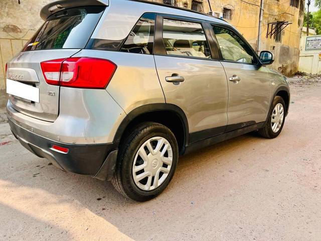 https://images10.gaadi.com/usedcar_image/4343797/original/processed_ca5085bdfcfcb172cf0206277c6b5263.jpg?imwidth=6401