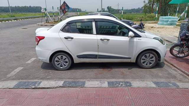 https://images10.gaadi.com/usedcar_image/4343825/original/processed_9ea8a704-a09a-4331-9622-70a7d2cbe5ee.jpeg?imwidth=6401