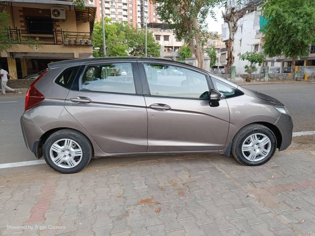 https://images10.gaadi.com/usedcar_image/4343877/original/processed_6c553058e4b0c8c1ab08255aab4ba0dd.jpg?imwidth=6401