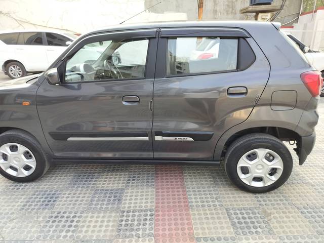 https://images10.gaadi.com/usedcar_image/4343885/original/processed_e046431fe583a56bba54f76ef8c69674.jpg?imwidth=6402