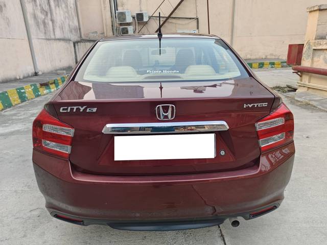 https://images10.gaadi.com/usedcar_image/4343965/original/processed_0ea9be2567aa2a1d15111653c1fd51f2.jpg?imwidth=6402