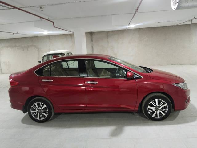 https://images10.gaadi.com/usedcar_image/4344037/original/d16d94128ca2755bd9c73bb657756b4c.jpg?imwidth=6401