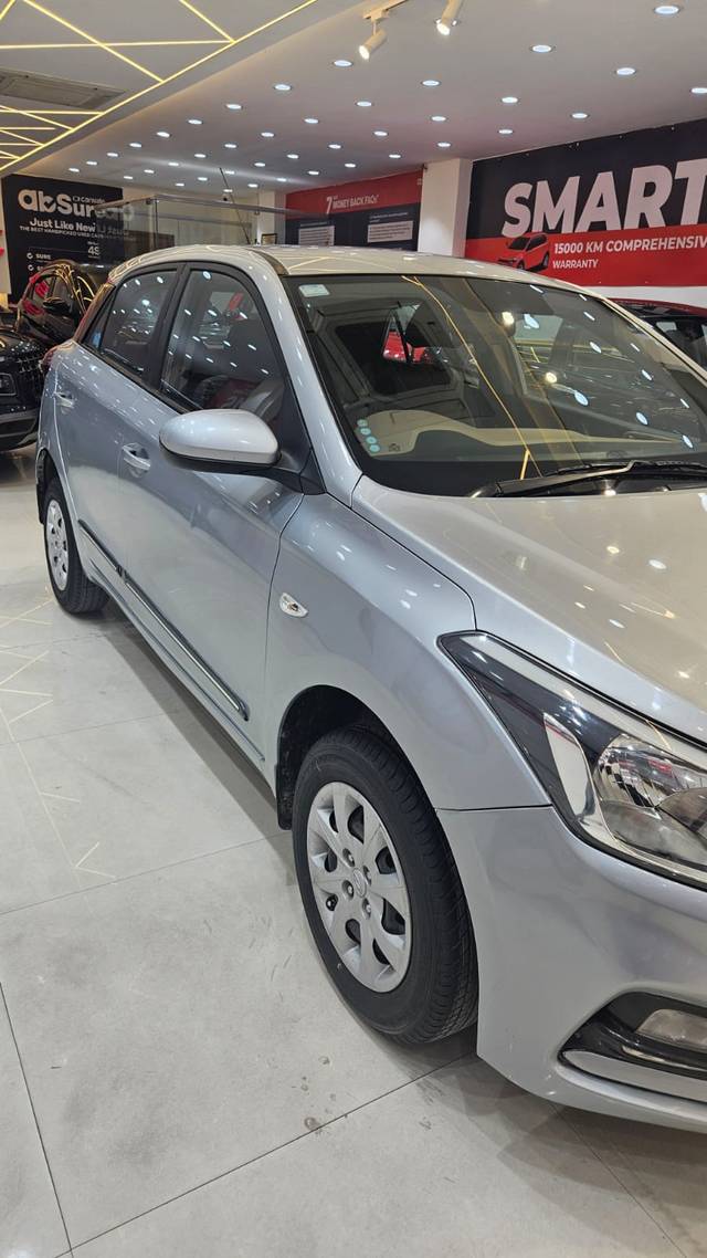 https://images10.gaadi.com/usedcar_image/4344046/original/514b95333095d15acd8435099d009bd6.jpg?imwidth=6402