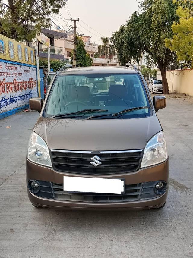 https://images10.gaadi.com/usedcar_image/4344070/original/processed_752186a0d58b39a9cb9f247b3ae395bf.jpg?imwidth=6402