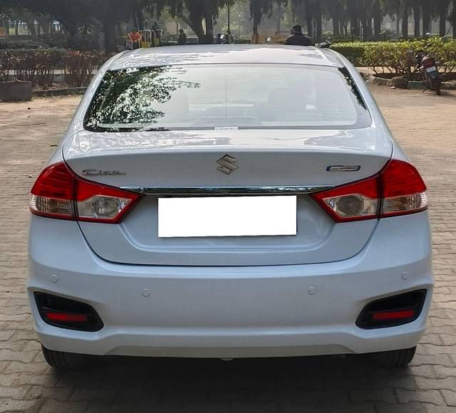 https://images10.gaadi.com/usedcar_image/4344112/original/processed_d1a648f0d576e4851813289d6dfd6931.jpg?imwidth=6402