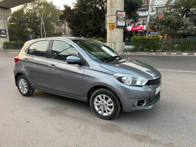 https://images10.gaadi.com/usedcar_image/4344118/original/processed_68a0d5511bc1f7b1b491a1f719e3f712.png?imwidth=6400